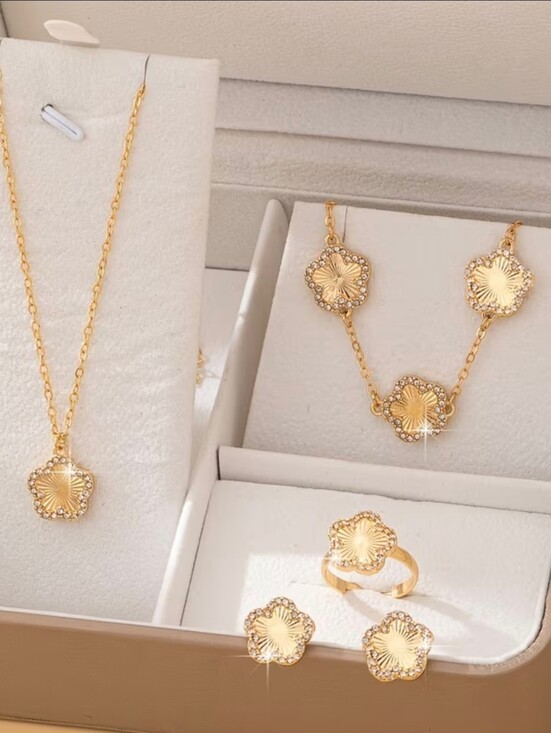 Jewelry - 5pc Set. clover Necklace, Bracelet, Earrings & Ring Set